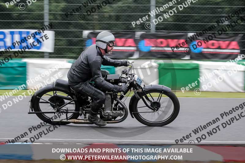 Vintage motorcycle club;eventdigitalimages;mallory park;mallory park trackday photographs;no limits trackdays;peter wileman photography;trackday digital images;trackday photos;vmcc festival 1000 bikes photographs